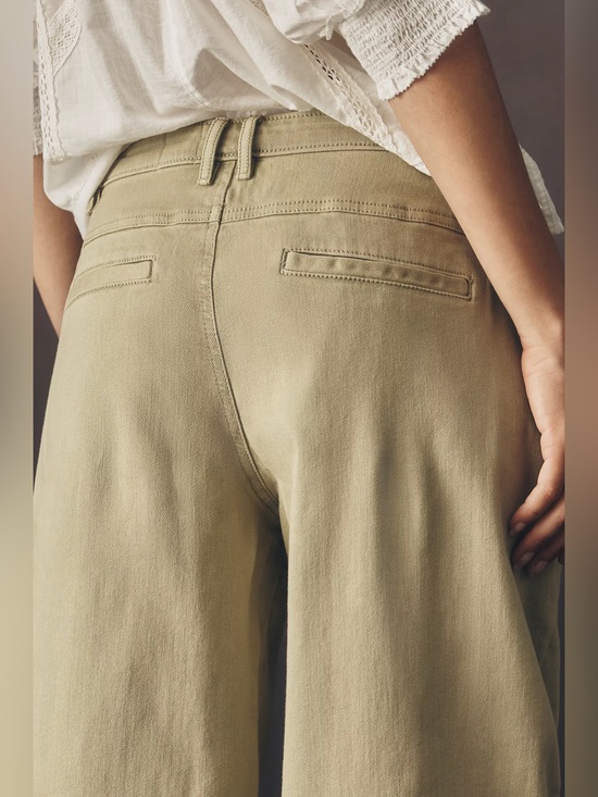 Anthropologie Pants - NWT Size 30 - Anthropologie Cotton Tapered Slouch Jeans in Moss (NWT US$ 158)